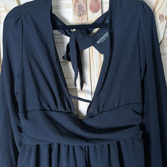 NWT, Medium, Black, Plunge Neck and Back, Romper, PrettyLittleThing - Picture 2 of 12